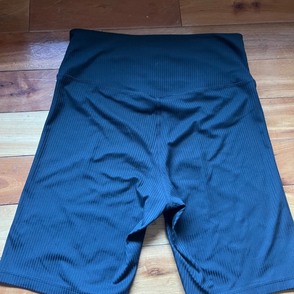 Girlfriend collective black rib high rise biker shorts - Picture 3 of 3